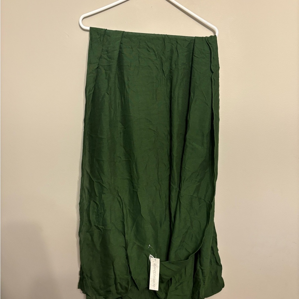 Lightweight Green Scarf